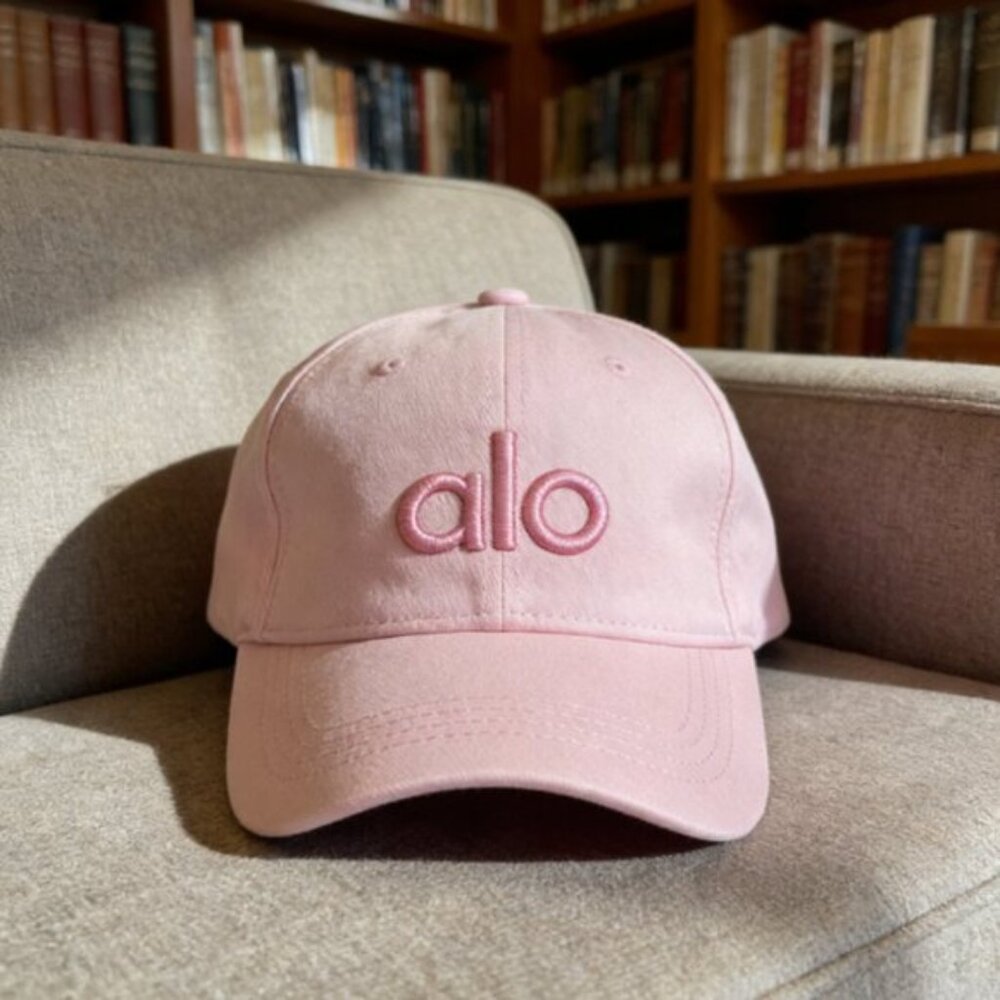 ALO YOGA DISTRICT TRUCKER HAT BRAND NEW